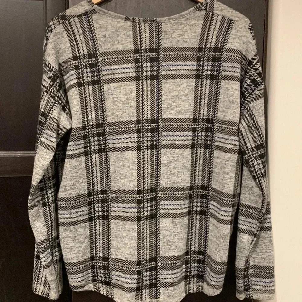 Plaid M - Picture 5 of 5